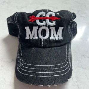 NWT CC Mom Cap